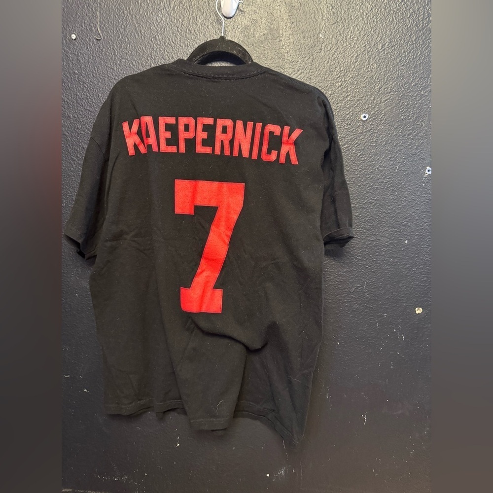 NFL Black and Red 49ers Kaepernick Short Sleeve Tee Size XL - Picture 4 of 4
